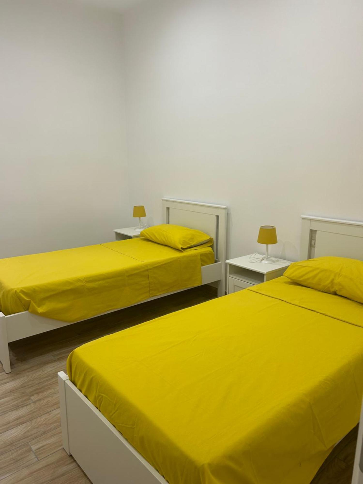 Suite Di Giordy Napoli Centro Bagian luar foto