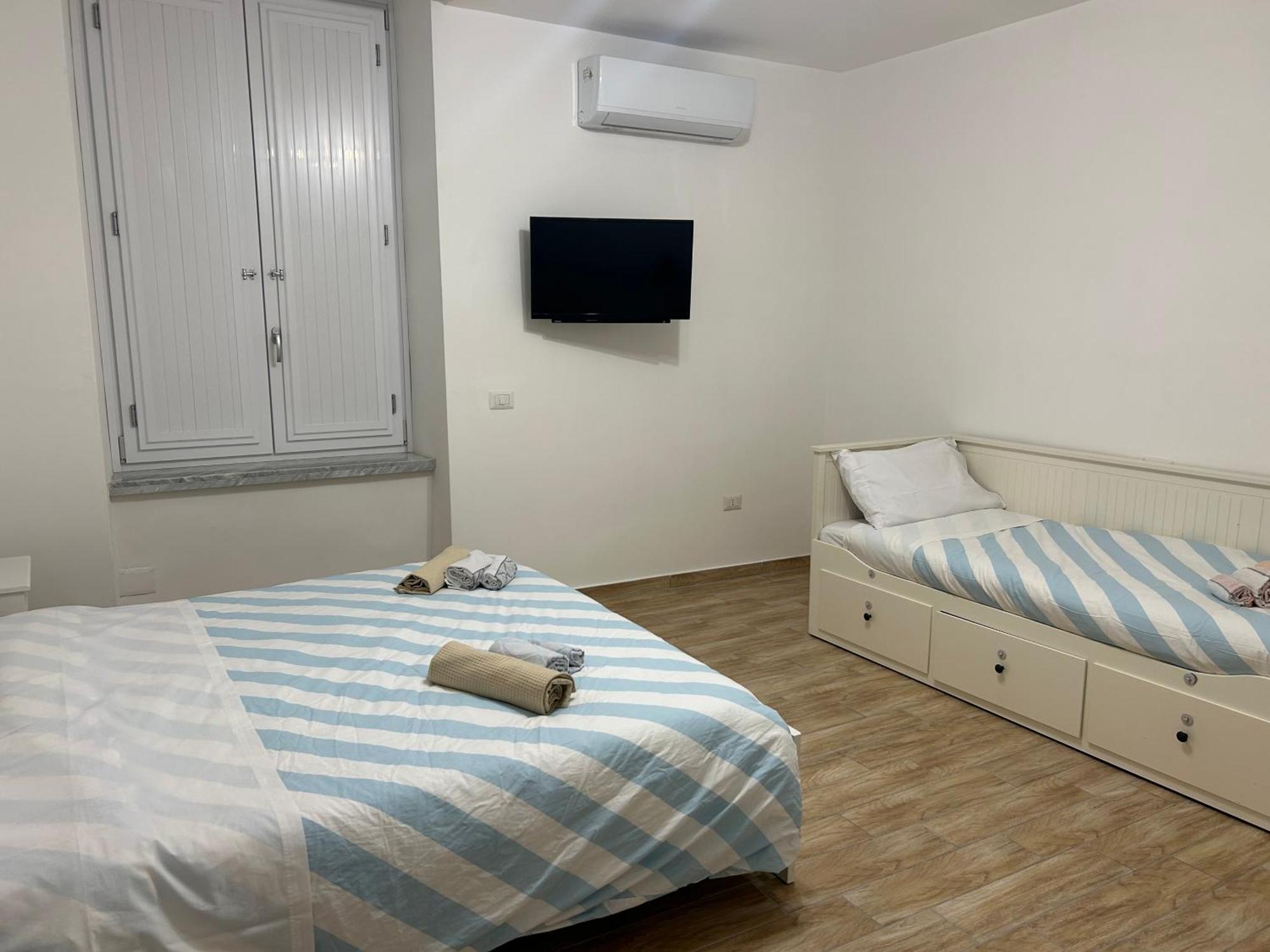 Suite Di Giordy Napoli Centro Bagian luar foto