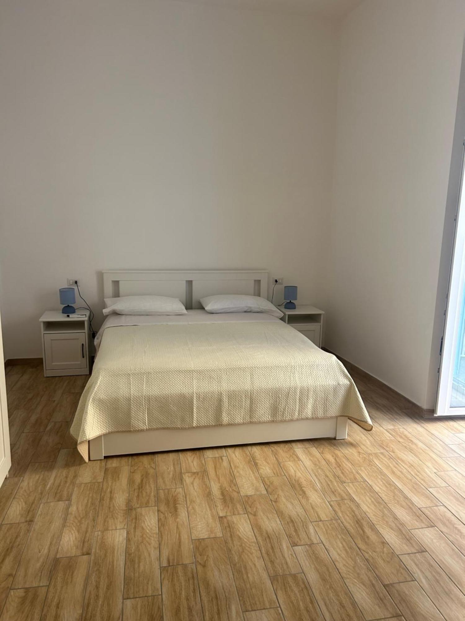 Suite Di Giordy Napoli Centro Bagian luar foto